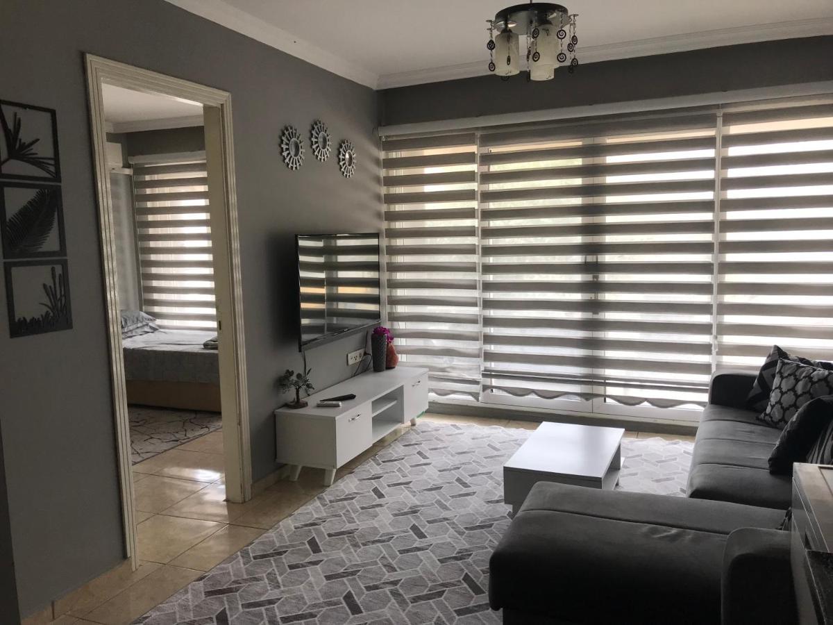 Appartamento 2 Bedroom Apt With Air Con & Sea View 1 Min To Sea Excellent Central Location